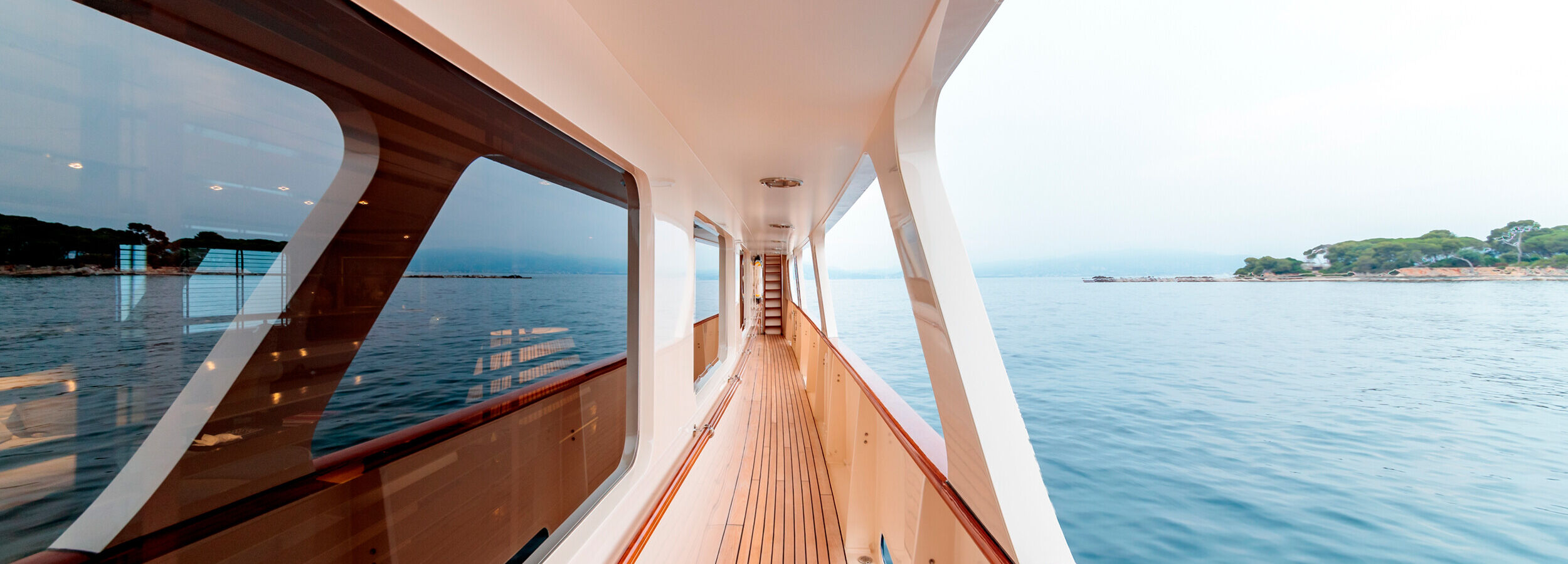 beautiful-shot-from-the-yacht